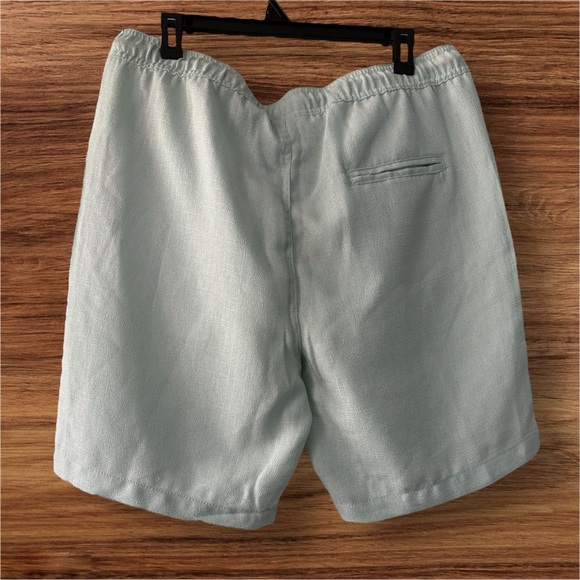Light Green Casual Shorts with Embroidery - Picture 2 of 5